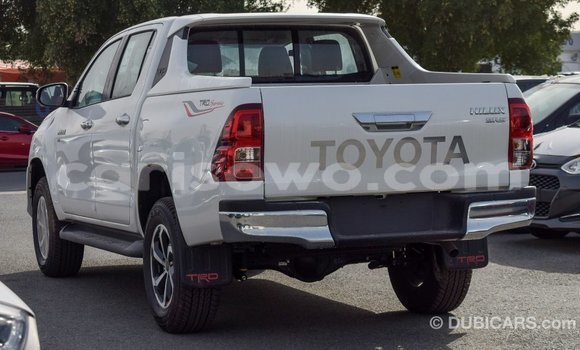 Ra Imported Toyota Hilux funfun Ọkọ̀ in Import - Dubai ni Benin Ra Imported Toyota Hilux funfun Ọkọ̀ in Import - Dubai ni Benin