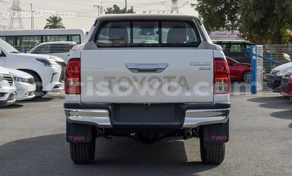 Ra Imported Toyota Hilux funfun Ọkọ̀ in Import - Dubai ni Benin Ra Imported Toyota Hilux funfun Ọkọ̀ in Import - Dubai ni Benin