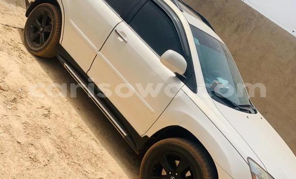 Acheter Occasion Voiture Lexus RX 330 Blanc à Cotonou, Benin Acheter Occasion Voiture Lexus RX 330 Blanc à Cotonou, Benin