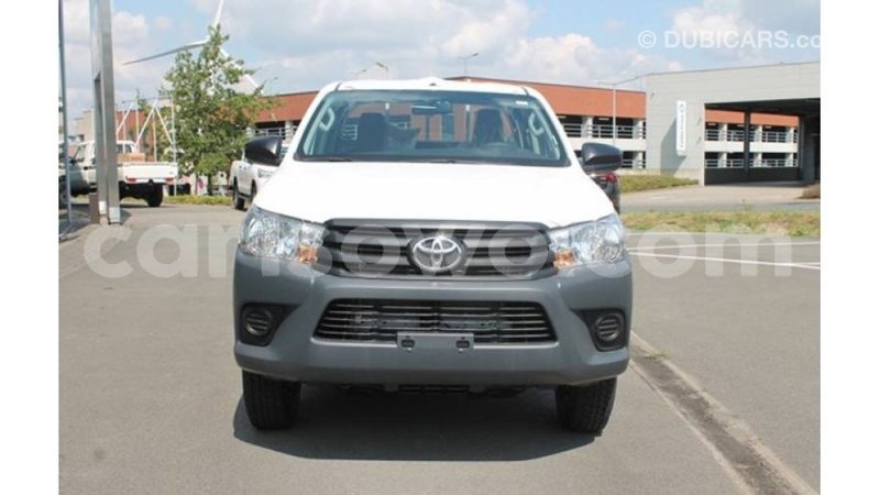 Big with watermark toyota hilux benign import dubai 7315