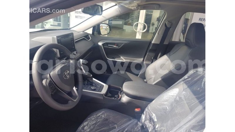 Big with watermark toyota hiace benign import dubai 7320