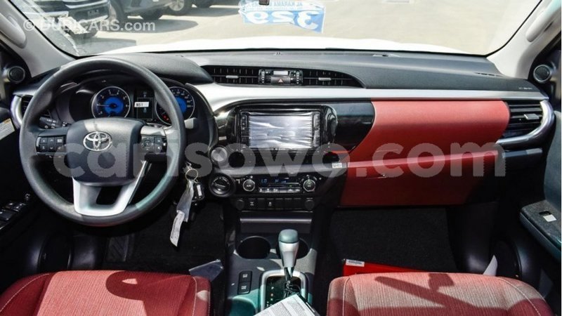 Big with watermark toyota hilux benign import dubai 7333