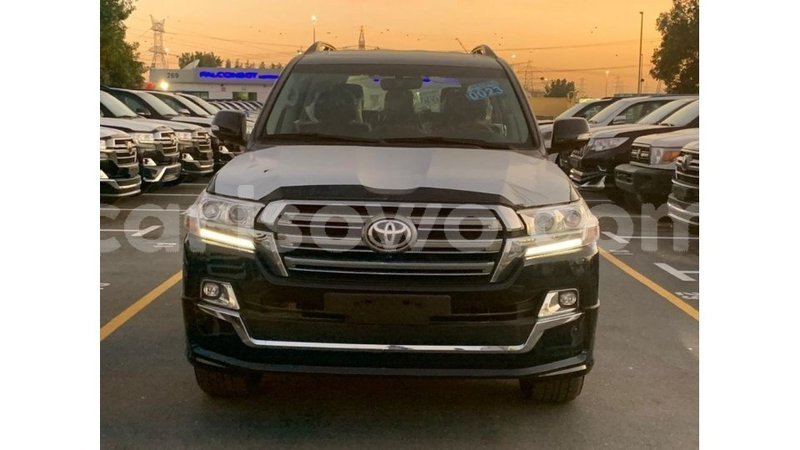 Big with watermark toyota land cruiser benin import dubai 7341