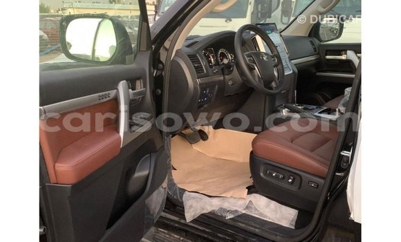 Acheter Import Voiture Toyota Land Cruiser Noir à Import - Dubai, Benin Acheter Import Voiture Toyota Land Cruiser Noir à Import - Dubai, Benin