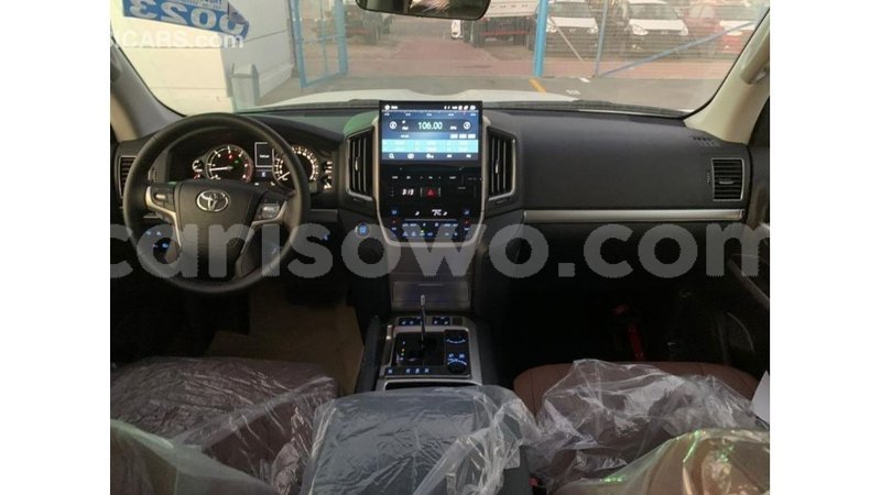 Big with watermark toyota land cruiser benign import dubai 7341