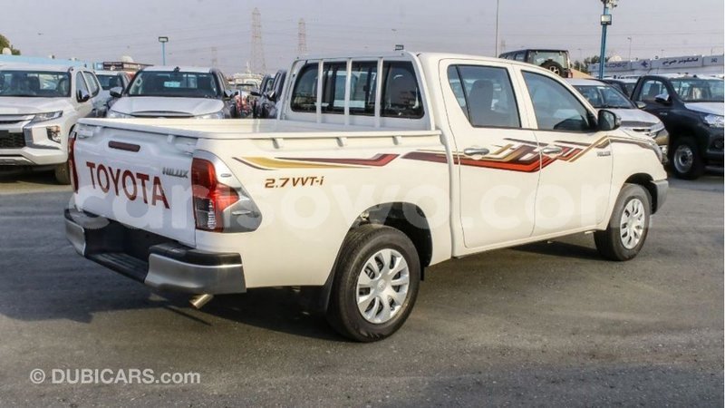 Big with watermark toyota hilux benign import dubai 7344