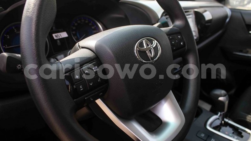 Big with watermark toyota hilux benign import dubai 7345