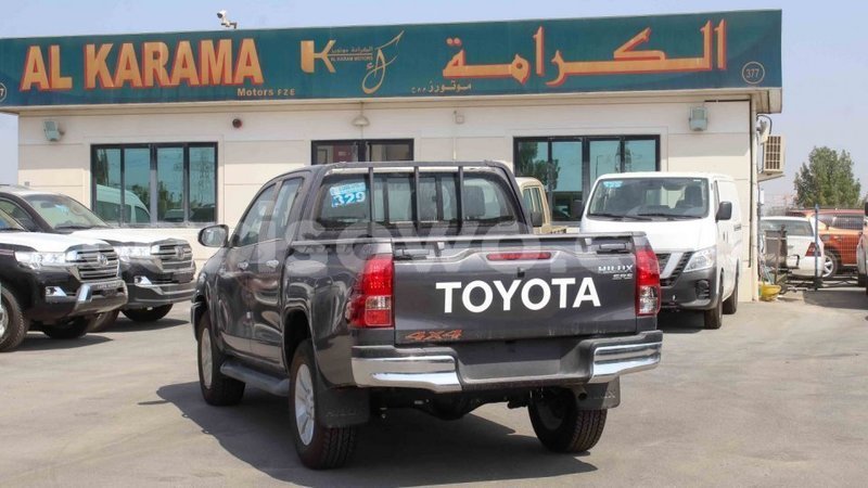 Big with watermark toyota hilux benign import dubai 7345