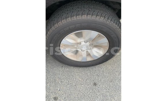 Acheter Import Voiture Toyota Hilux Noir à Import - Dubai, Benin Acheter Import Voiture Toyota Hilux Noir à Import - Dubai, Benin