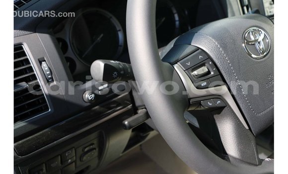 Acheter Import Voiture Toyota Land Cruiser Noir à Import - Dubai, Benin Acheter Import Voiture Toyota Land Cruiser Noir à Import - Dubai, Benin