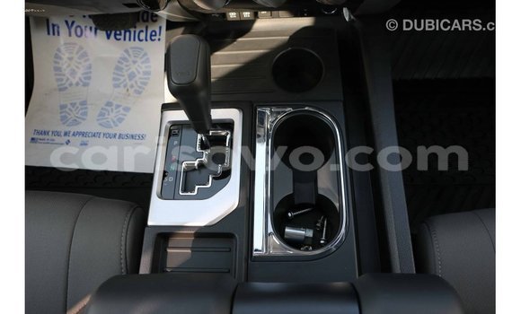 Acheter Import Voiture Toyota Tundra Blanc à Import - Dubai, Benin Acheter Import Voiture Toyota Tundra Blanc à Import - Dubai, Benin