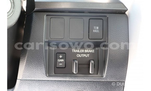 Acheter Import Voiture Toyota Tundra Blanc à Import - Dubai, Benin Acheter Import Voiture Toyota Tundra Blanc à Import - Dubai, Benin