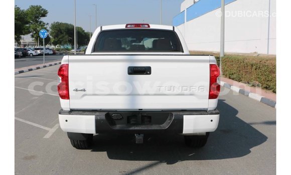 Acheter Import Voiture Toyota Tundra Blanc à Import - Dubai, Benin Acheter Import Voiture Toyota Tundra Blanc à Import - Dubai, Benin