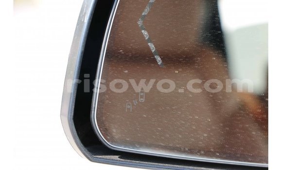 Acheter Import Voiture Toyota Tundra Blanc à Import - Dubai, Benin Acheter Import Voiture Toyota Tundra Blanc à Import - Dubai, Benin