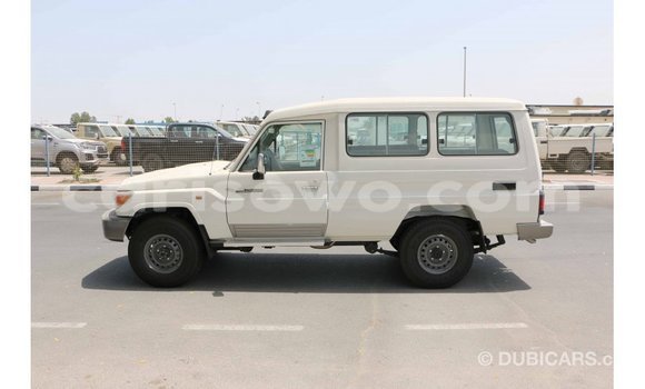Sayi Imported Toyota Land Cruiser White Mota in Import - Dubai a Benin Sayi Imported Toyota Land Cruiser White Mota in Import - Dubai a Benin