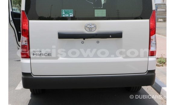 Acheter Import Voiture Toyota Hiace Blanc à Import - Dubai, Benin Acheter Import Voiture Toyota Hiace Blanc à Import - Dubai, Benin