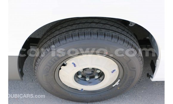 Acheter Import Voiture Toyota Hiace Blanc à Import - Dubai, Benin Acheter Import Voiture Toyota Hiace Blanc à Import - Dubai, Benin