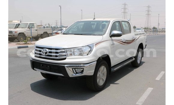Acheter Import Voiture Toyota Hilux Blanc à Import - Dubai, Benin Acheter Import Voiture Toyota Hilux Blanc à Import - Dubai, Benin