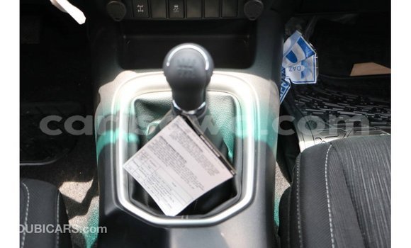 Acheter Import Voiture Toyota Hilux Blanc à Import - Dubai, Benin Acheter Import Voiture Toyota Hilux Blanc à Import - Dubai, Benin