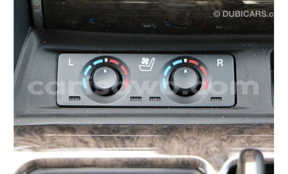 Acheter Import Voiture Toyota Alphard Blanc à Import - Dubai, Benin Acheter Import Voiture Toyota Alphard Blanc à Import - Dubai, Benin