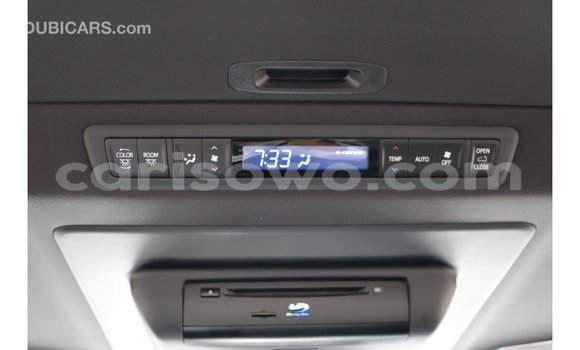 Acheter Import Voiture Toyota Alphard Blanc à Import - Dubai, Benin Acheter Import Voiture Toyota Alphard Blanc à Import - Dubai, Benin