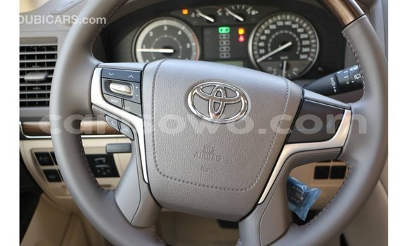 Sayi Imported Toyota Land Cruiser White Mota in Import - Dubai a Benin Sayi Imported Toyota Land Cruiser White Mota in Import - Dubai a Benin