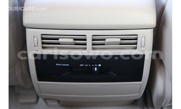 Sayi Imported Toyota Land Cruiser White Mota in Import - Dubai a Benin Sayi Imported Toyota Land Cruiser White Mota in Import - Dubai a Benin