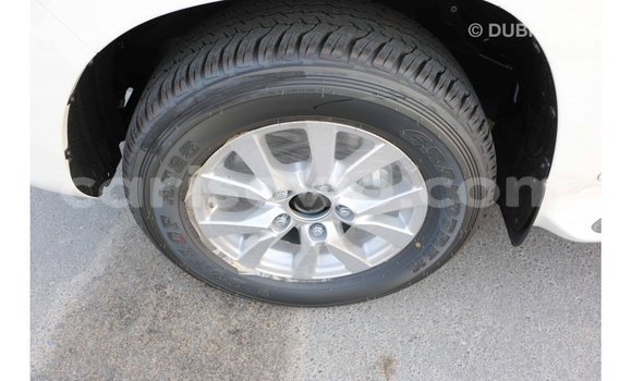 Sayi Imported Toyota Land Cruiser White Mota in Import - Dubai a Benin Sayi Imported Toyota Land Cruiser White Mota in Import - Dubai a Benin