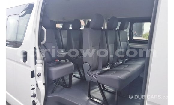 Sayi Imported Toyota Hiace White Mota in Import - Dubai a Benin Sayi Imported Toyota Hiace White Mota in Import - Dubai a Benin