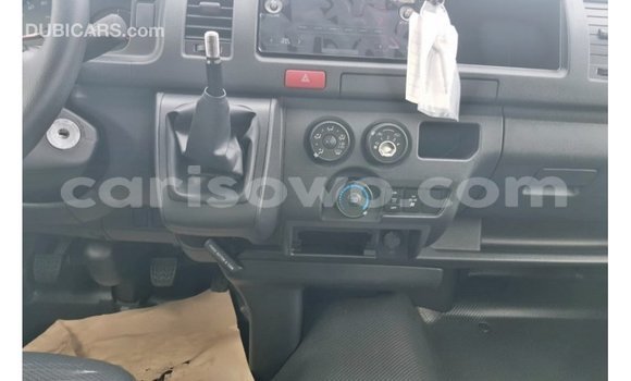 Sayi Imported Toyota Hiace White Mota in Import - Dubai a Benin Sayi Imported Toyota Hiace White Mota in Import - Dubai a Benin