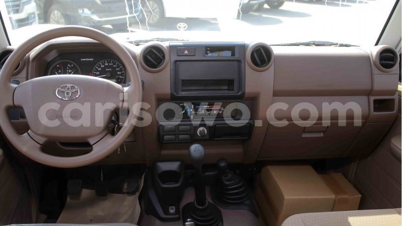 Big with watermark toyota land cruiser benign import dubai 7367