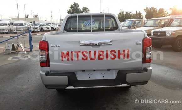 Ra Imported Mitsubishi L200 funfun Ọkọ̀ in Import - Dubai ni Benin Ra Imported Mitsubishi L200 funfun Ọkọ̀ in Import - Dubai ni Benin