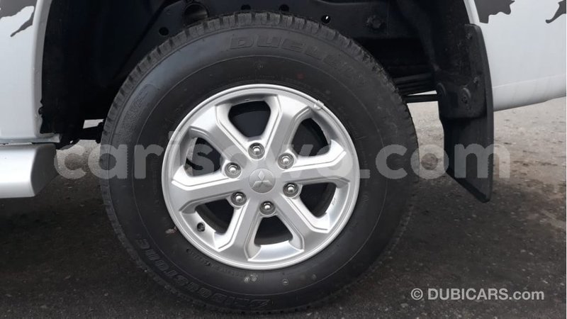 Big with watermark mitsubishi l200 benign import dubai 7369