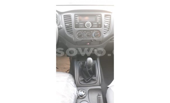 Sayi Imported Mitsubishi L200 White Mota in Import - Dubai a Benin Sayi Imported Mitsubishi L200 White Mota in Import - Dubai a Benin