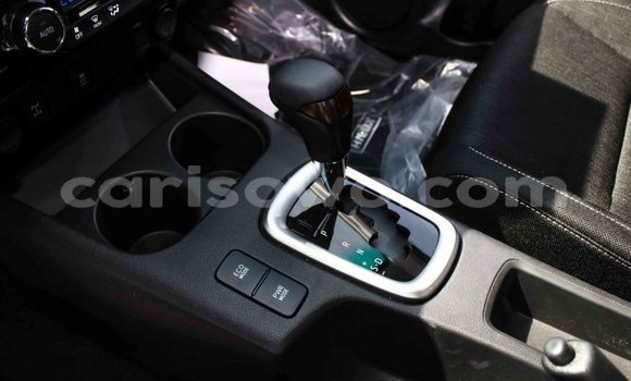 Sayi Imported Toyota Hilux White Mota in Import - Dubai a Benin Sayi Imported Toyota Hilux White Mota in Import - Dubai a Benin