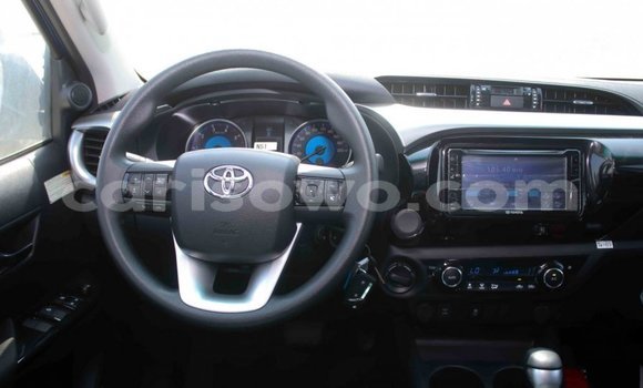 Sayi Imported Toyota Hilux Blue Mota in Import - Dubai a Benin Sayi Imported Toyota Hilux Blue Mota in Import - Dubai a Benin
