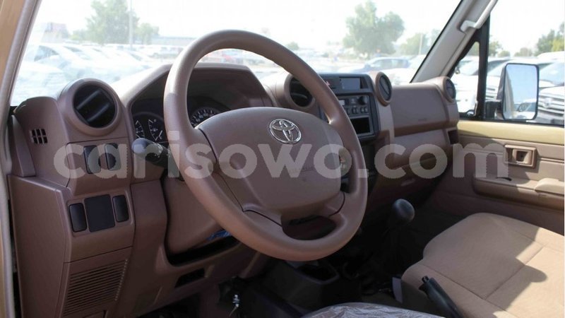 Big with watermark toyota land cruiser benign import dubai 7374
