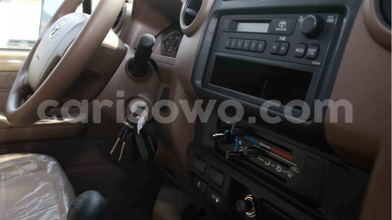 Big with watermark toyota land cruiser benign import dubai 7374