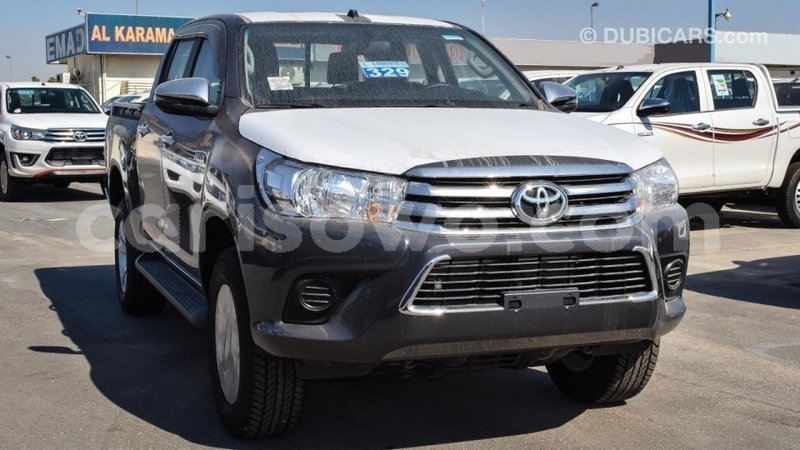 Big with watermark toyota hilux benign import dubai 7375