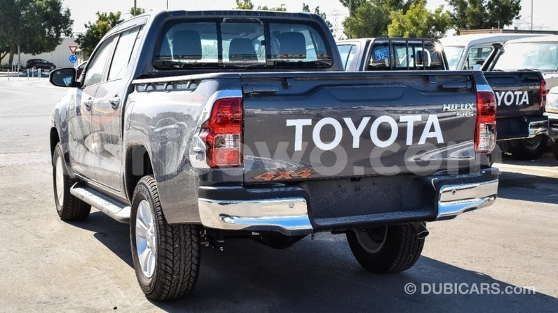 Big with watermark toyota hilux benign import dubai 7375