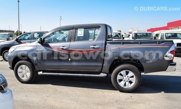 Sayi Imported Toyota Hilux Sauran Mota in Import - Dubai a Benin Sayi Imported Toyota Hilux Sauran Mota in Import - Dubai a Benin