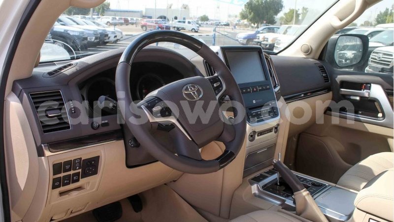 Big with watermark toyota land cruiser benign import dubai 7376