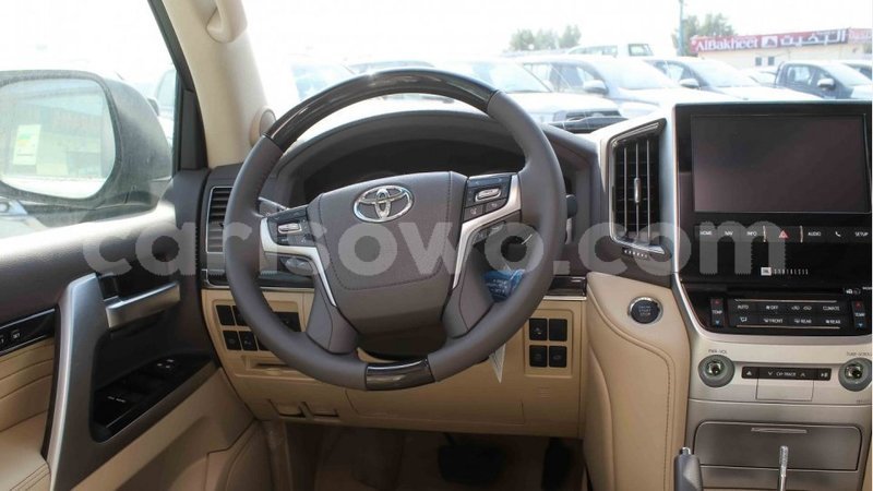 Big with watermark toyota land cruiser benign import dubai 7376