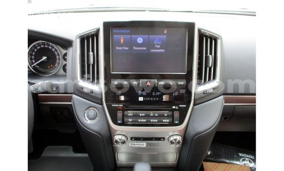 Acheter Import Voiture Toyota Land Cruiser Noir à Import - Dubai, Benin Acheter Import Voiture Toyota Land Cruiser Noir à Import - Dubai, Benin