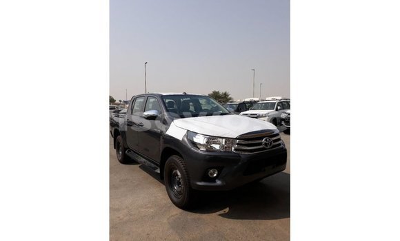 Sayi Imported Toyota Hilux Black Mota in Import - Dubai a Benin Sayi Imported Toyota Hilux Black Mota in Import - Dubai a Benin