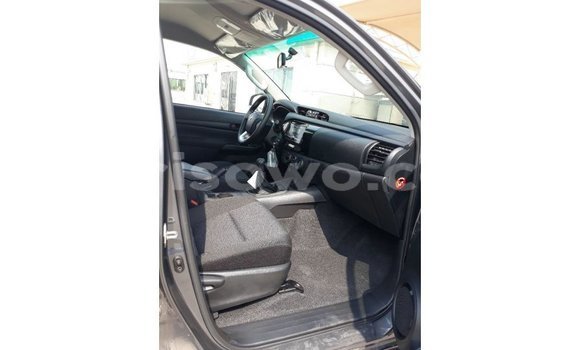 Sayi Imported Toyota Hilux Black Mota in Import - Dubai a Benin Sayi Imported Toyota Hilux Black Mota in Import - Dubai a Benin