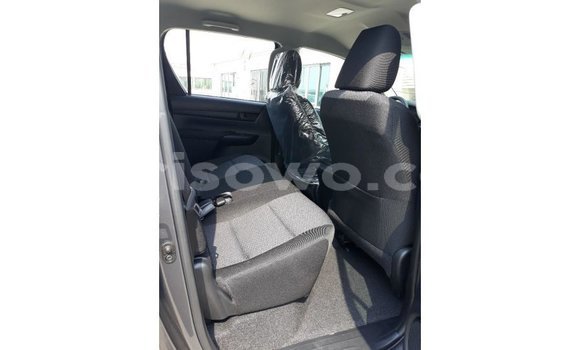 Sayi Imported Toyota Hilux Black Mota in Import - Dubai a Benin Sayi Imported Toyota Hilux Black Mota in Import - Dubai a Benin