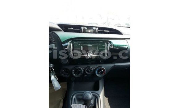 Sayi Imported Toyota Hilux Black Mota in Import - Dubai a Benin Sayi Imported Toyota Hilux Black Mota in Import - Dubai a Benin