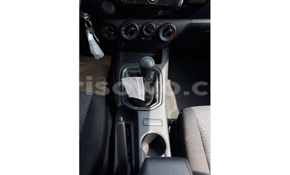 Sayi Imported Toyota Hilux Black Mota in Import - Dubai a Benin Sayi Imported Toyota Hilux Black Mota in Import - Dubai a Benin