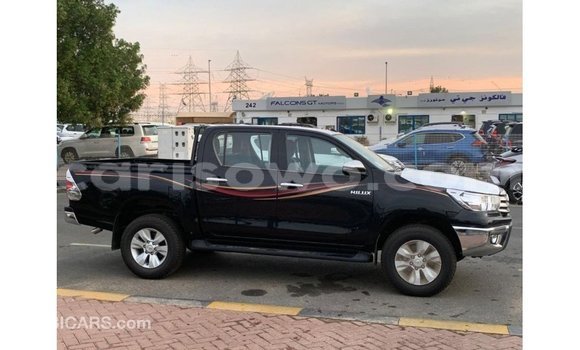 Sayi Imported Toyota Hilux Black Mota in Import - Dubai a Benin Sayi Imported Toyota Hilux Black Mota in Import - Dubai a Benin